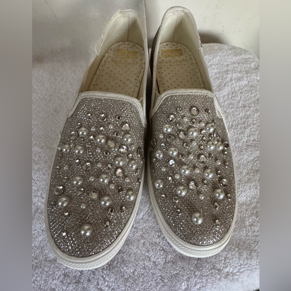 Kate Spade Keds Sneakers 6.5 Wedding/Party Silver Beads Pearls Sparkle Slip On